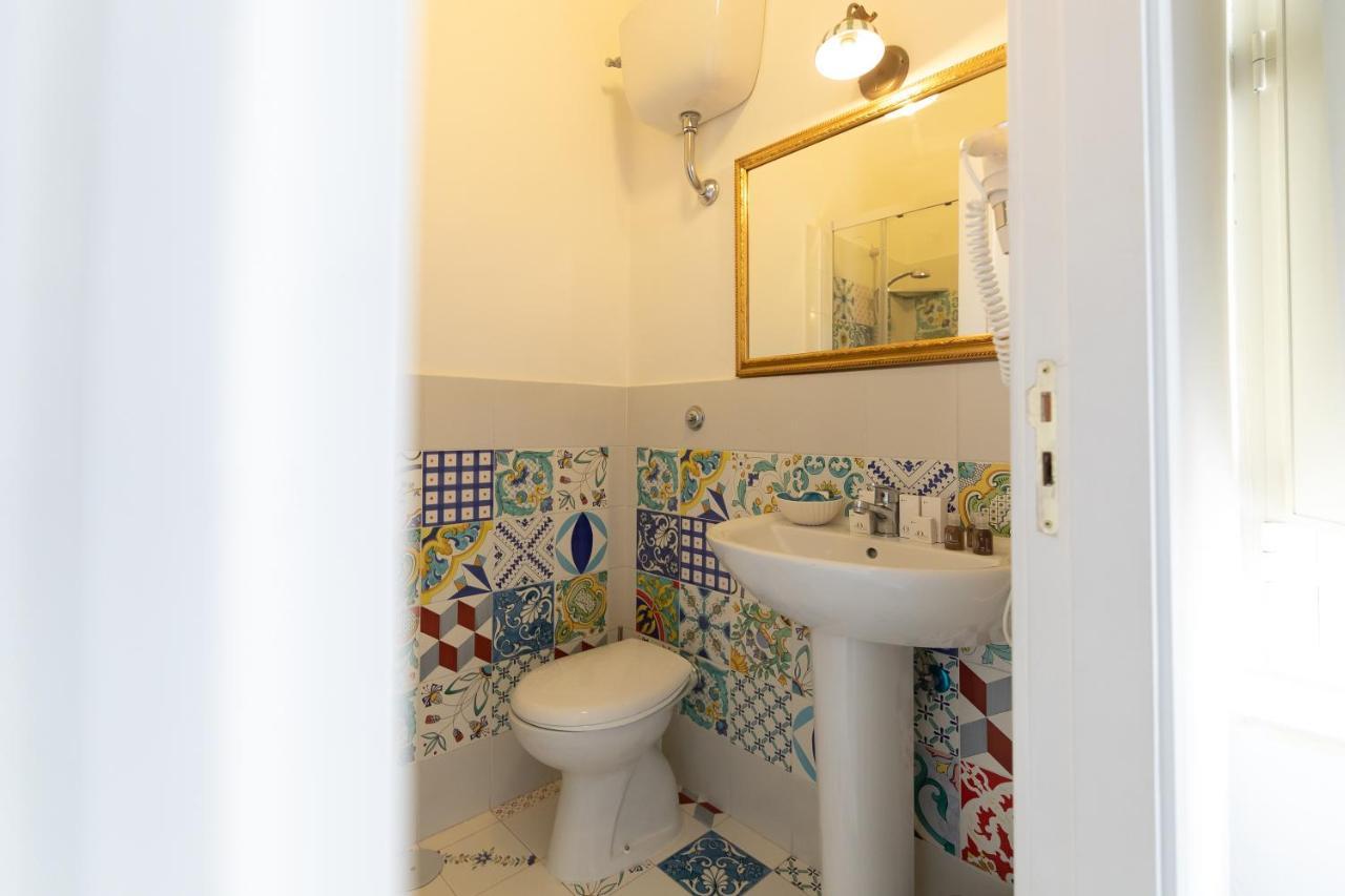 نابولي Effe Suites المظهر الخارجي الصورة